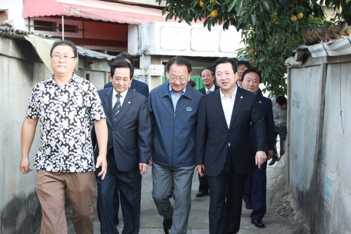 유일호 국토교통부 장관, 대전동구 주거환경개선사업 미착수 지구 천동·소제·구성지구 방문