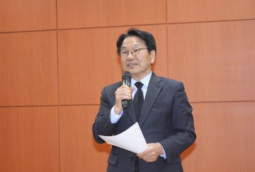 강기정 광주시장, 대통령 파면 긴급 현장간부회의 