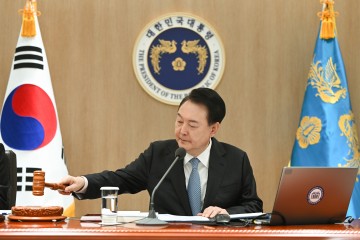 [리얼미터]尹대통령 지지율 29.9%…2주 연속 20% 후반대..