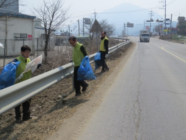  철원군 환경자원사업소 환경정화 활동 실시