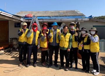 안면읍 ‘사랑과 희망의 집수리 봉사단’, 독거노인가구 집수리 봉사 ‘훈훈’