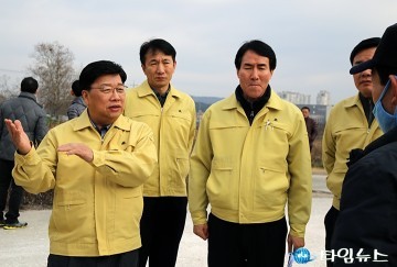 권선택 대전시장, 양계농장 격려방문