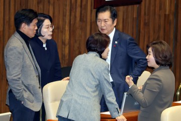 '가짜뉴스 5배 배상' 정보통신망법 개정안, 24일 본회의 처리 전망