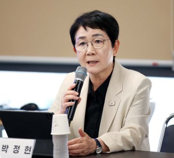 박정현 “박근혜 방문은 시민 우롱”…이장우 비판