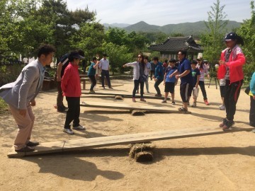 선비촌 저잣거리 추석맞이 특별공연과 민속행사 추석연휴 송편도 빚고, 공연도 즐기고! 