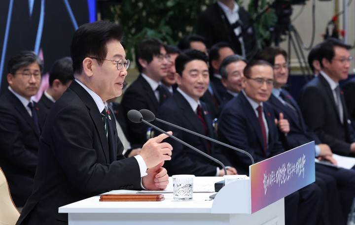 이재명 대통령 “성장전략 대전환… 5대 기조로 ‘대도약’ 일굴 것”