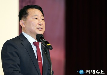 기념사하는 서철모 서구청장