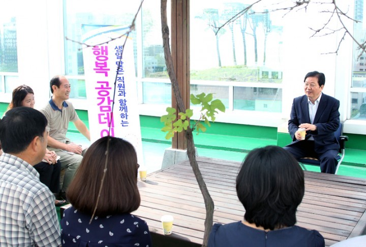 장종태 서구청장, 생일 맞은 직원과 소통 타임 가져!