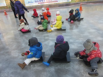 강남구,양재천 영동4교와 영동5교 사이 벼농사학습장에서 얼음썰매장 개장