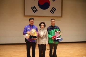 충청북도종합자원봉사센터 10월의 으뜸봉사상 시상