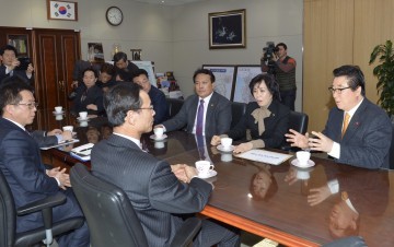 충남도의회 윤석우 의장, ‘KTX 세종역 신설 관련’ 국토부 항의 방문