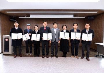 대전 유성구의회, 결산검사위원 7명 위촉…김동수 의장 “재정 신뢰 강화”