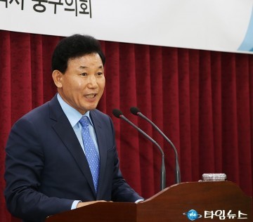 축사하는 박용갑 중구청장