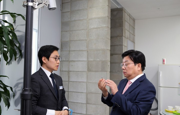 권선택 대전시장, ‘내손을 job아’ 채용기업 현장방문