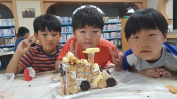 단양 영춘초, 인형극에 나오는 과자집 만들기 놀이 행사