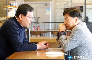 이은권·권선택, 후보등록 첫날 만남…정치적 해석은 NO!