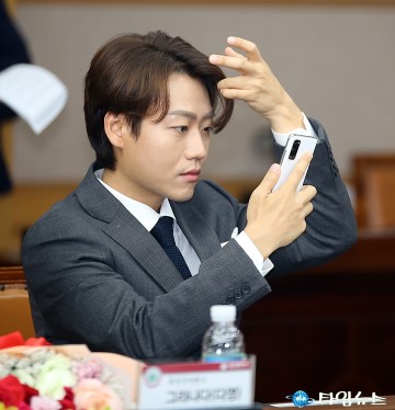 ‘불타는 트롯맨’ 민수현, 머리 정리는 필수