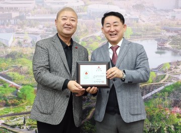 대전 서구, 박상근 위원장 성금 100만원 기탁…16년째 나눔 실천