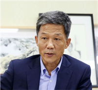 자신이 누구인지도 모르는.. 생각이 멈춘 아Q..우리들 세상,,  