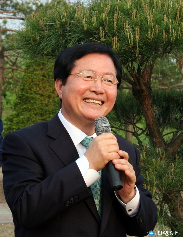 장종태 서구청장, 한밭수목원에서 시를 읊다!