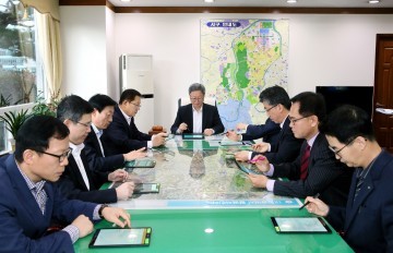 대전 서구, 태블릿 PC 활용한 ‘종이 없는 회의’ 운영