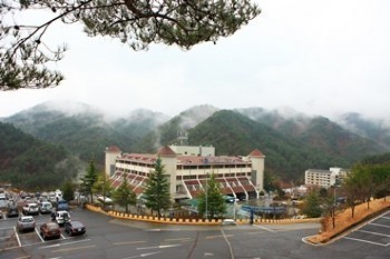 [탐방기사]울진 덕구계곡 연두로 물들다