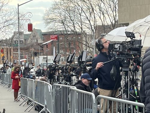 ‘수척해진’ 마두로, 美 두 번째 심리 출석… 판사 “공소 기각은 없다”