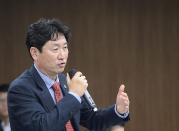 세종시의회 윤형권 의원, 최근 자사고 문제 열띤 토론 벌여