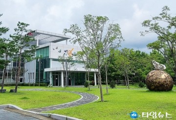 ‘4만 마리 반딧불이’ 빛의 향연…대전곤충생태관 여름 특별전