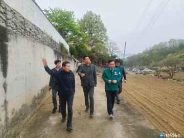 [포토뉴스]권기창 안동시장, 용상동 민원 현장 방문에 이어 풍수해 점검도..'동분서주'