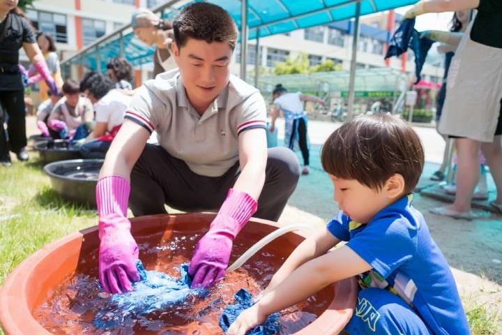 아빠 엄마가 유치원에 왔어요