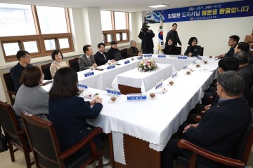 김영환 충북도지사, 보은군 방문해 주민간담회·도정보고회 열어