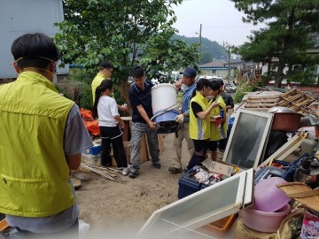 작은사랑봉사회 주중엔 직장 주말엔 봉사활동