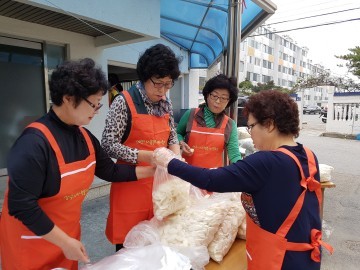 복대2동 자원봉사대 사랑의 가래떡 전달