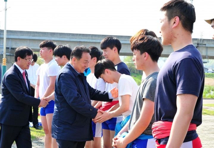 군위군체육회 회장 김영만 군수는 제54회 경북도민체육대회 각 종목별 훈련장 방문