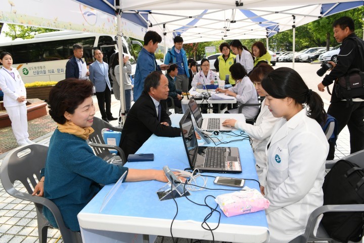  김천시 삼도봉생활권 산골마을 의료·문화 행복버스 운영