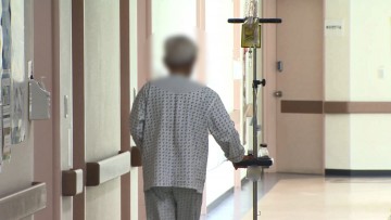 65세 이상 노인 병원비 50조원 돌파…전체 진료비의 거의 '절반'