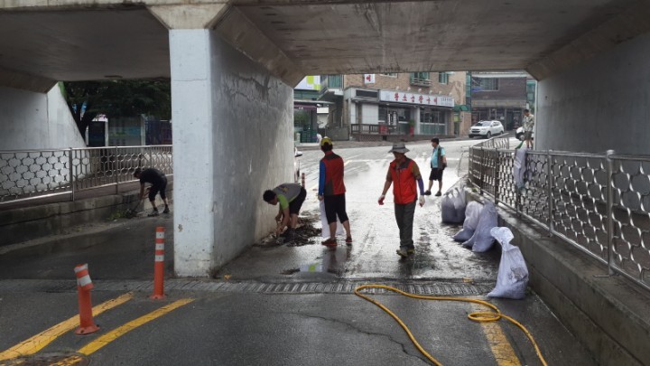 전곡읍, 굴다리 벽화 그리기 앞서 환경정화활동 전개