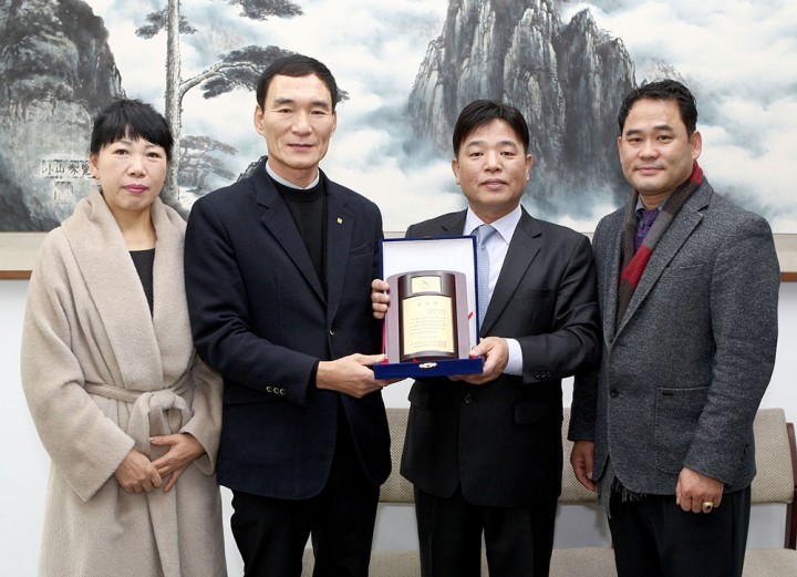 대전시의회 안필응 의원, 시민단체로부터 감사패 받아!