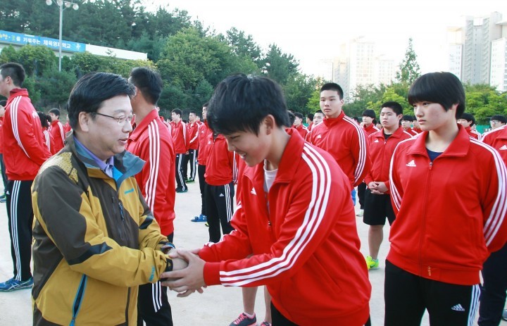 권선택 대전시장, 대전체고 전국체전 참가선수 격려!