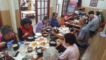 복지소외계층 어르신들 20명에 매월 정성가득 설렁탕 제공