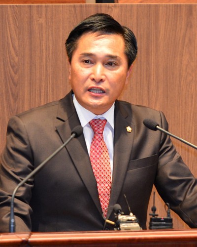 충남도의회 김용필 의원, 도백 정치적 움직임 도마 위