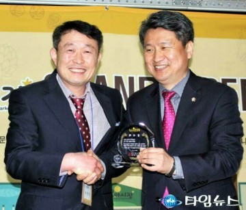 대전 대덕구의회 김수연 의원, 중리전통시장 상인회로부터 감사패 받아!