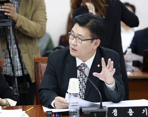 정용기 의원, “안전 어플리케이션 보급하겠다며 인증샷 달라는 국민안전처”