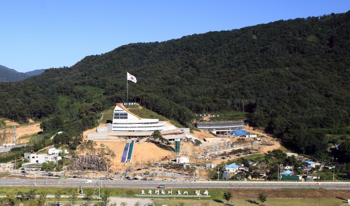 추모와 교육의 장에서 호국영령을 기리다
