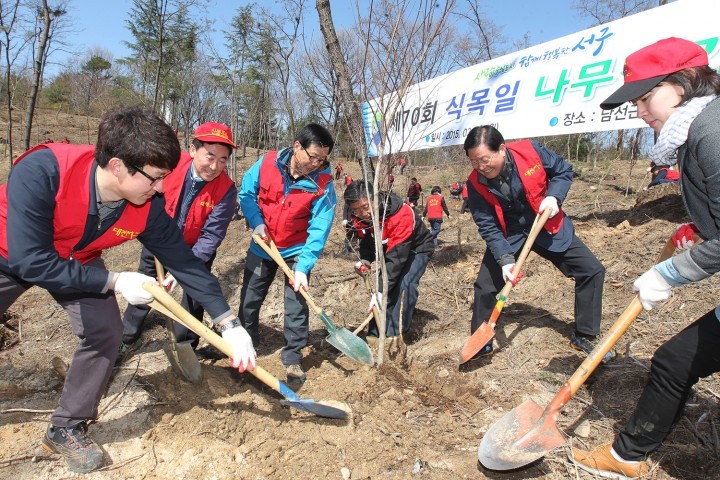 장종태 서구청장, ‘제70회 식목일’ 나무심기 행사