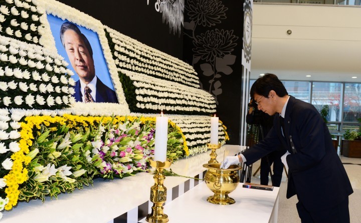 안희정 지사, 헌화·분향하며 명복 기원