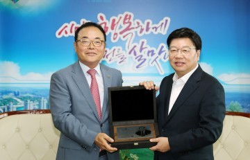 권선택 대전시장, 전문건설협회로부터 감사패 받아!