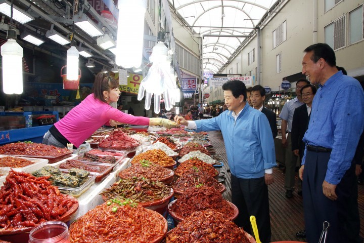안상수 시장, 마산어시장 찾아가 민생 살펴
