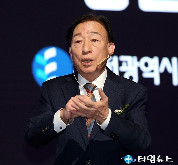 ‘2023 대전미래교육박람회’에서 TED 강연하는 설동호 대전시교육감